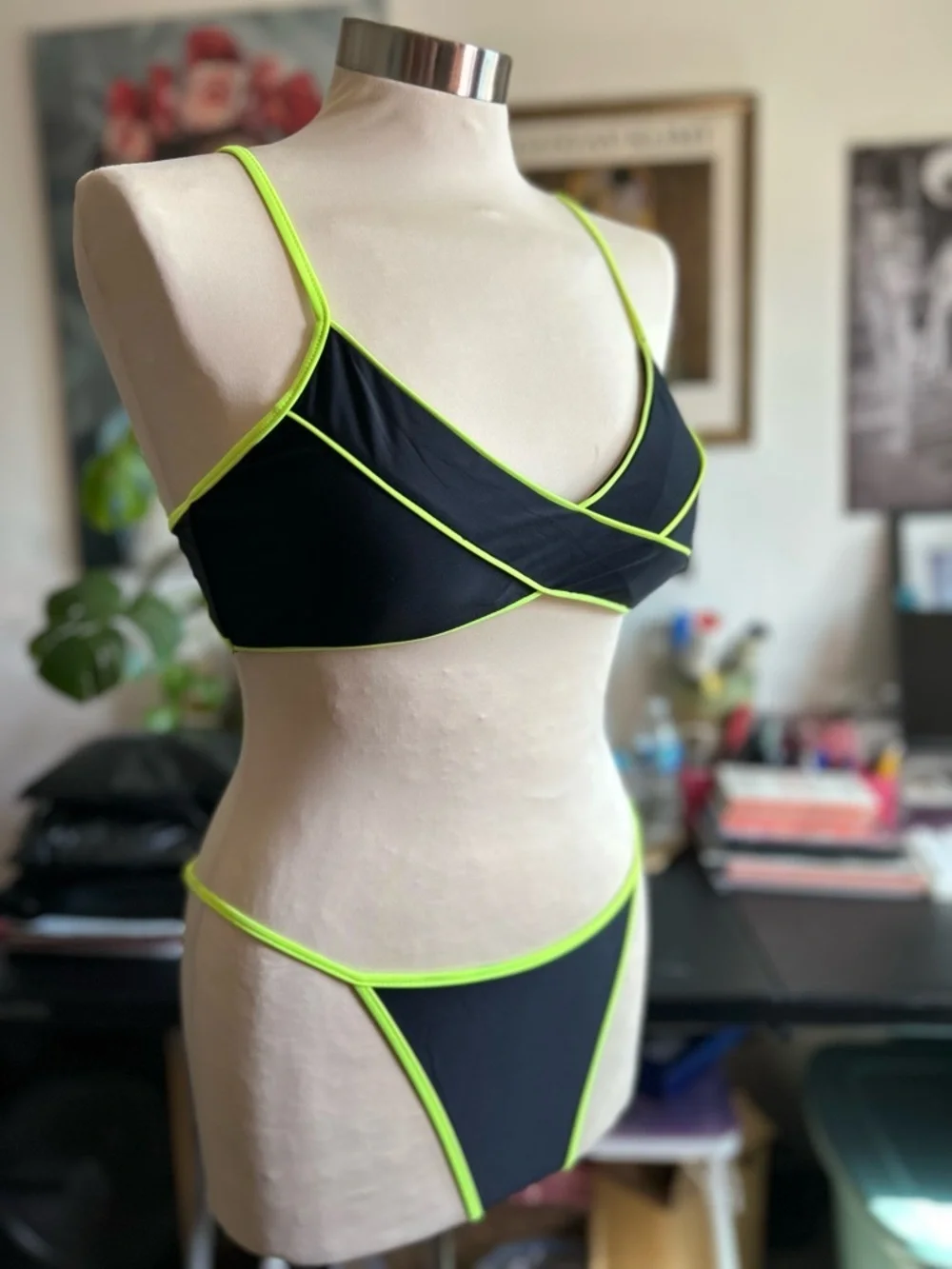 Yira 2 piece bikini black/neon green size Large